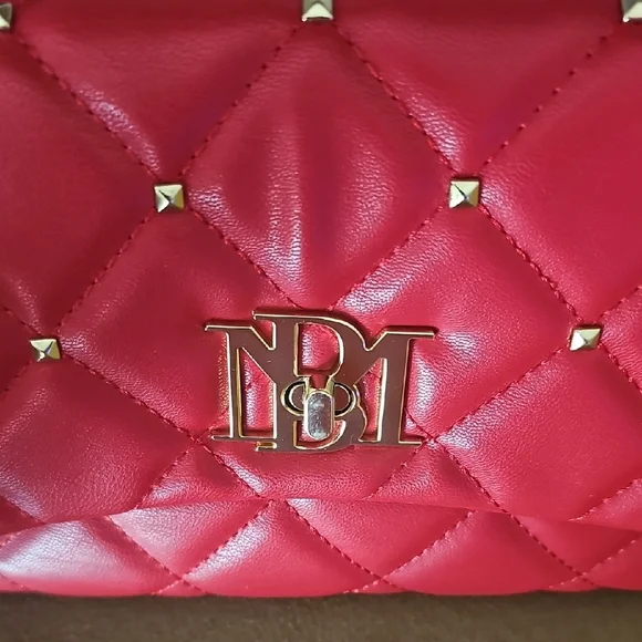 Red Quilted Chain Shoulder Bag - Picture 4 of 6